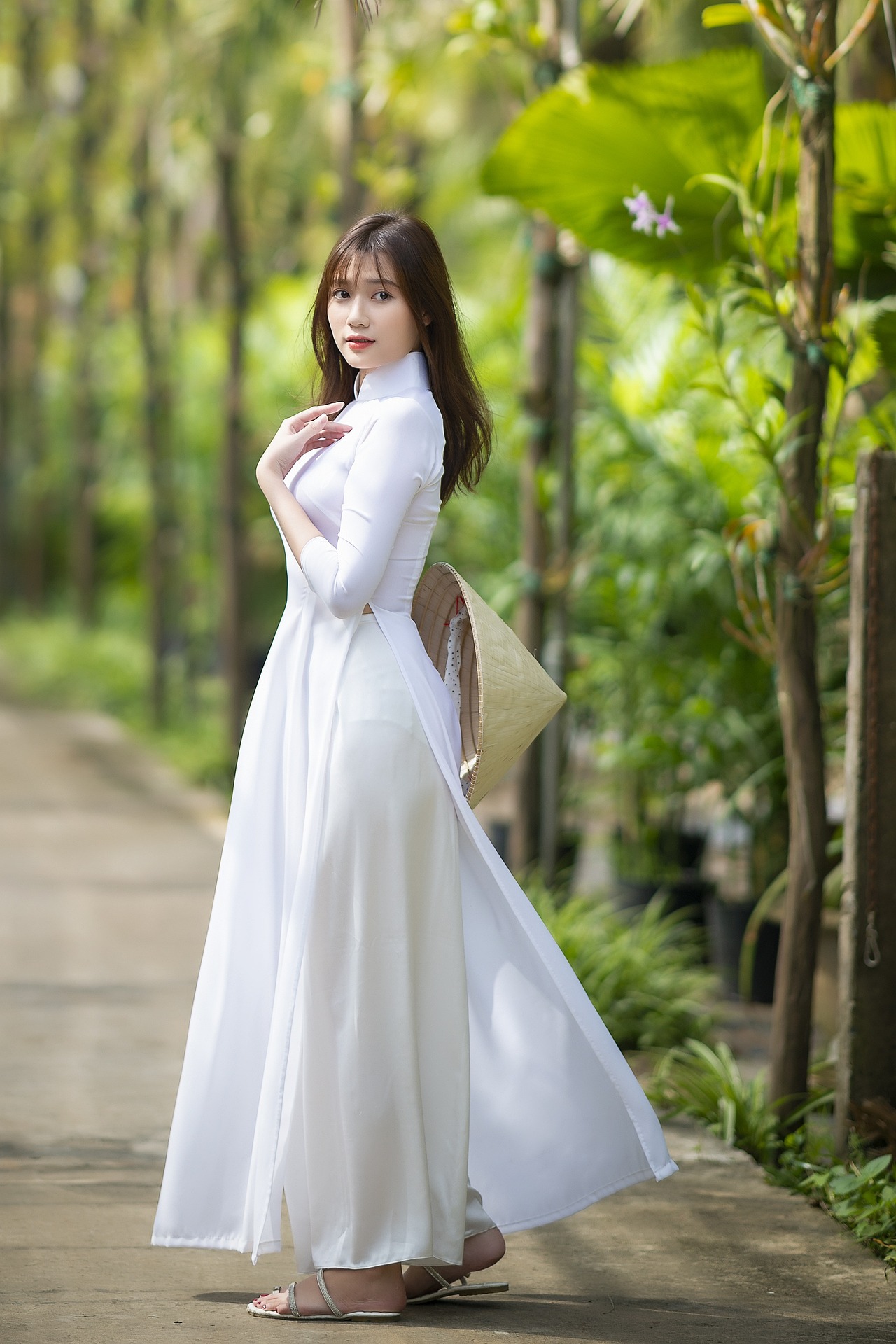 1732188131_ao-dai-6138586_1920.jpg