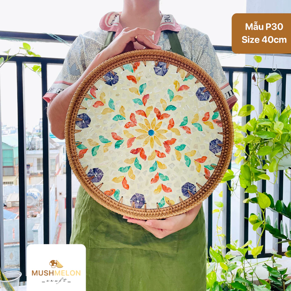 螺鈿細工入り藤編み丸トレイ 40cm | ベトナム製手作り工芸品 | おもてなし、食品収納、ギフトに