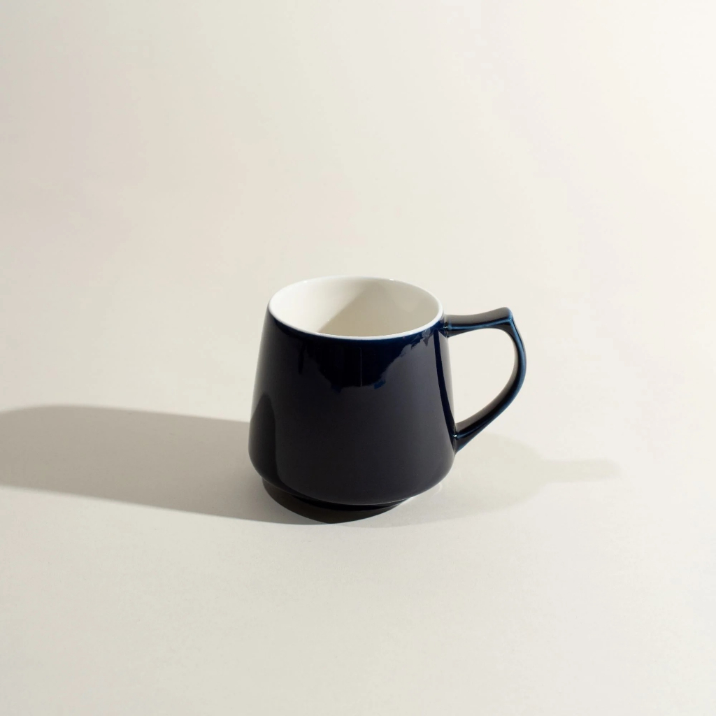 [ORIGAMI JAPAN] 磁器カップ 紅茶・コーヒー用 320ml - Origami Aroma Mug - ネイビー