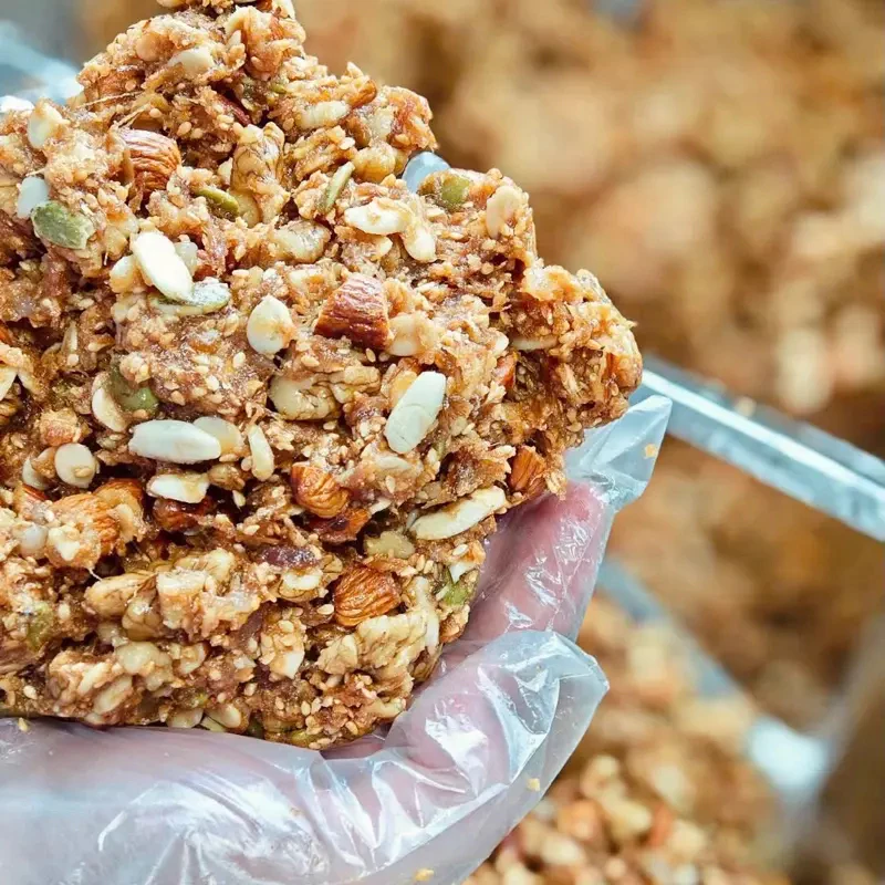 アデラ ヘルシー 月餅 2025 スパイシービーフと五穀ナッツ - 特別な味