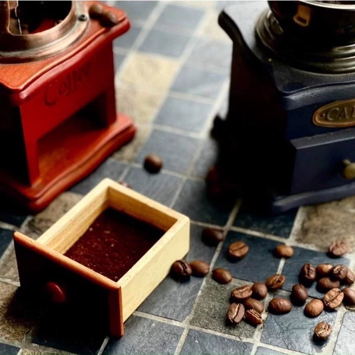 AMOR COFFEE ロブスタ100% 細挽きコーヒー粉 500g – 伝統的ベトナムフィルター用【苦味濃厚、まろやか、芳醇】