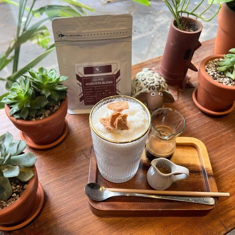 AMOR COFFEE ロブスタ挽き豆 250g - マシン・フィルター両用【濃厚な苦味・軽やかさ・芳醇な香り】100%純粋 無添加 ベトナム伝統の味