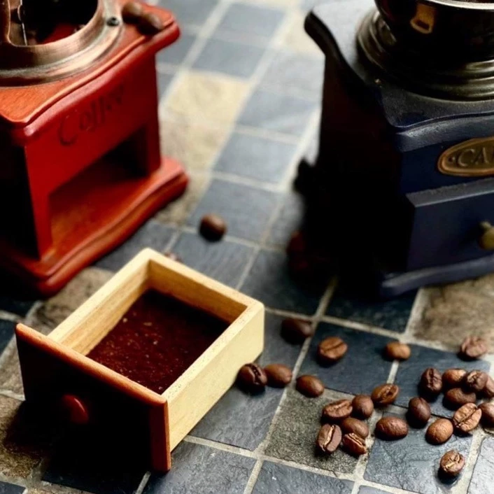 AMOR COFFEE ロブスタハニーブレンド 500g | 80%ロブスタハニー 20%アラビカ | 甘い後味・豊かな香り | 細挽き純粋焙煎コーヒー粉 | フィンコーヒー用