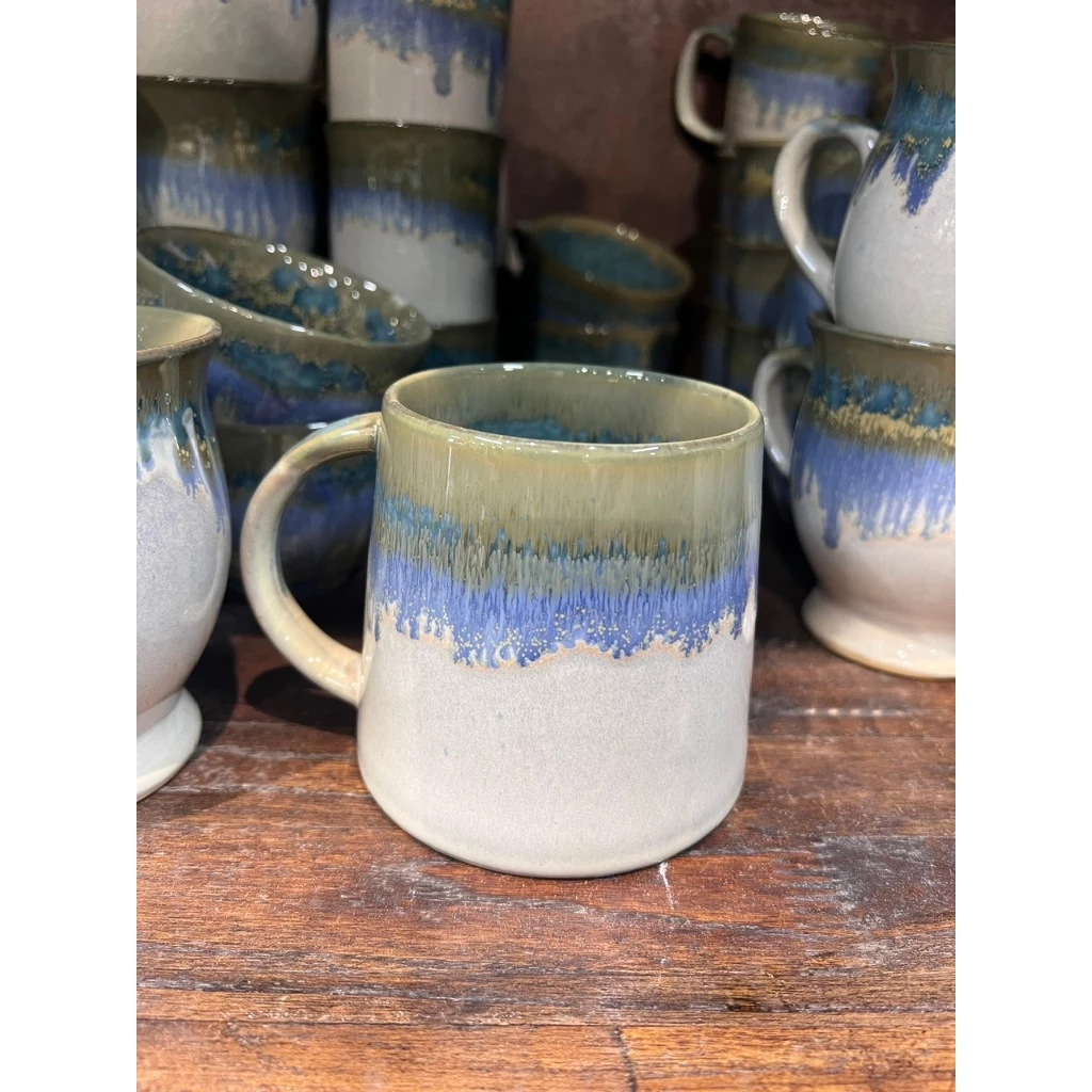 バッチャン焼 クリスタル釉マグカップ 500ml - 透明感と輝きを放つベトナム伝統工芸品