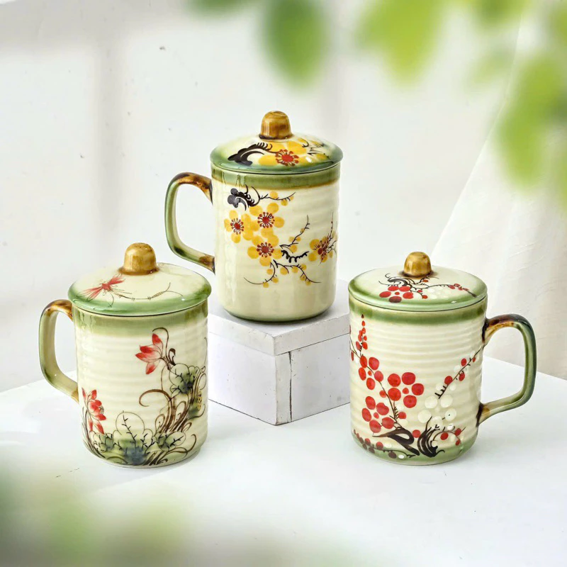 バッチャン焼 手描き金蓮＆トンボ柄 蓋付きマグカップ 350ml（マット釉）