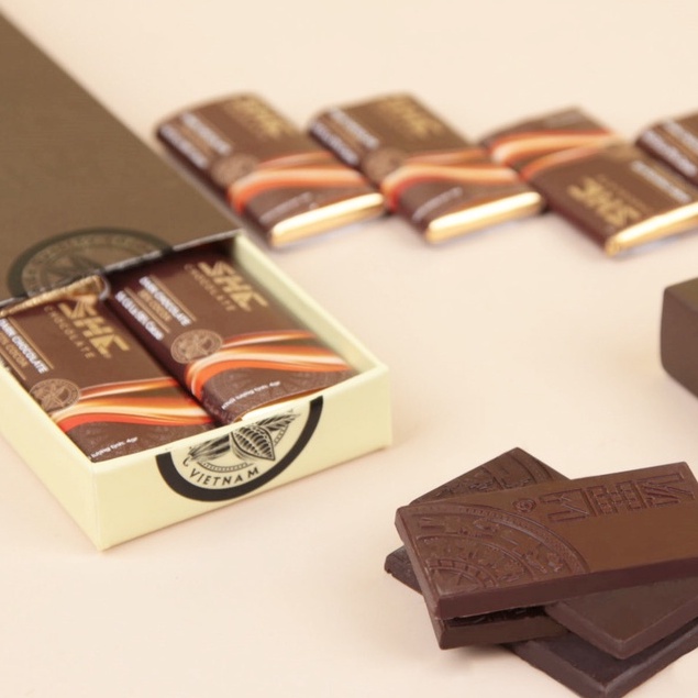 チョコレートバー12本入り 48g SHE Chocolate