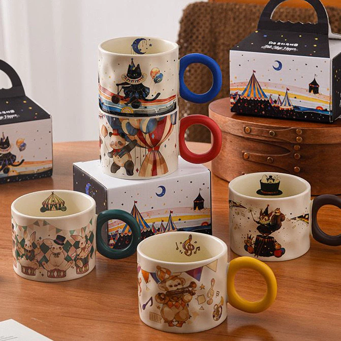 サーカスデザイン ボーンチャイナマグカップ 250ml - 可愛くてプレミアムな誕生日プレゼント