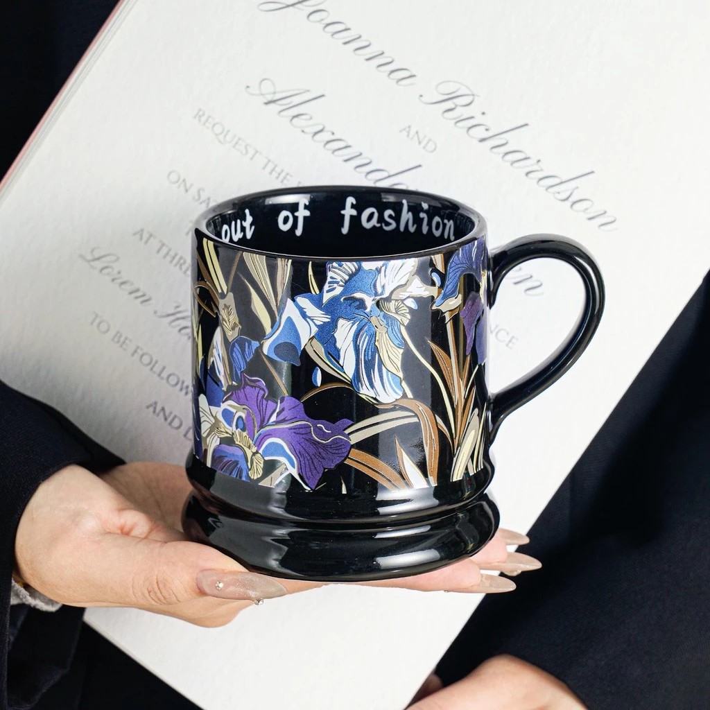 クラシックセラミックマグカップ 380ml – オフィス・家庭用 プレミアムデザイン (ブラックモデル)