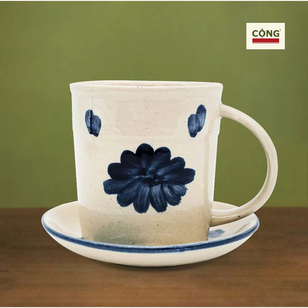 「Cộng Cà Phê」手作り感あふれる花柄陶器マグカップ 160ml