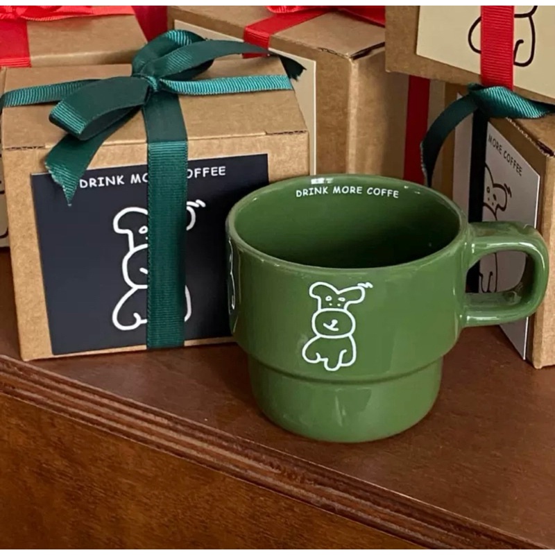 ヴィンテージギフトボックス、コーヒーカップ、飲み物コーヒーを添えたかわいい犬のパターンのかわいい磁器カップ - カラーコーティング