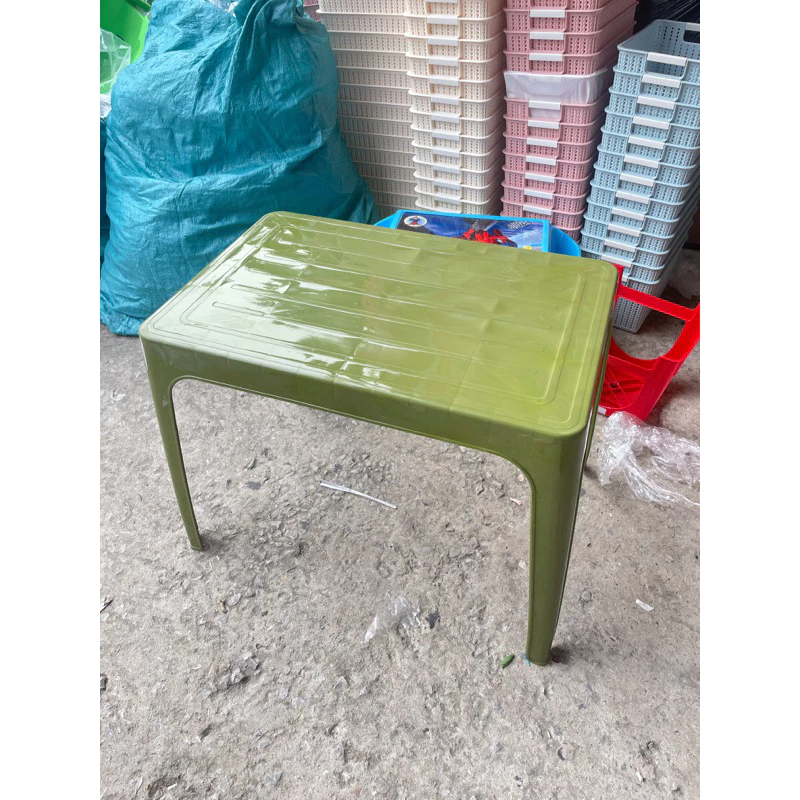 屋外・室内両用！ミリタリーグリーン プラスチック製テーブル＆椅子4脚セット