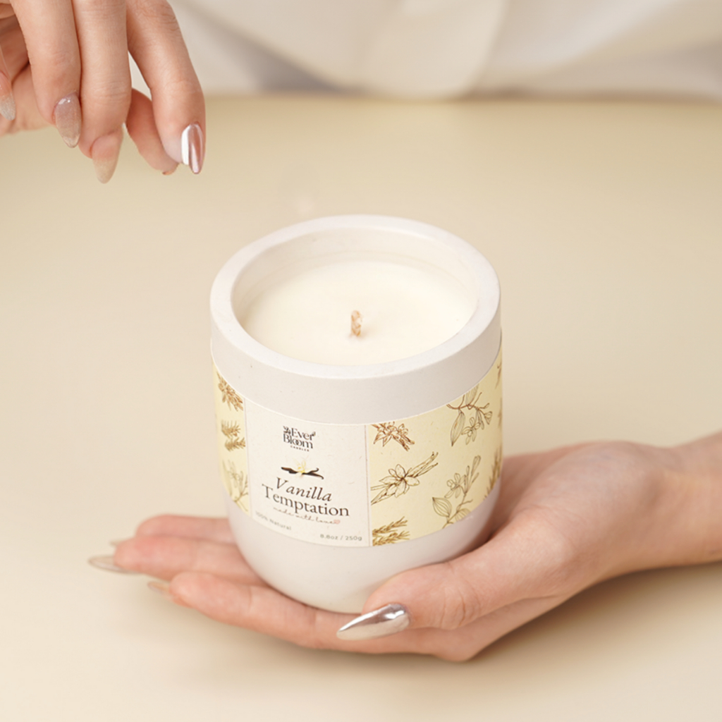 Ever Bloom バニラ アロマキャンドル ギフトボックス付き 150g