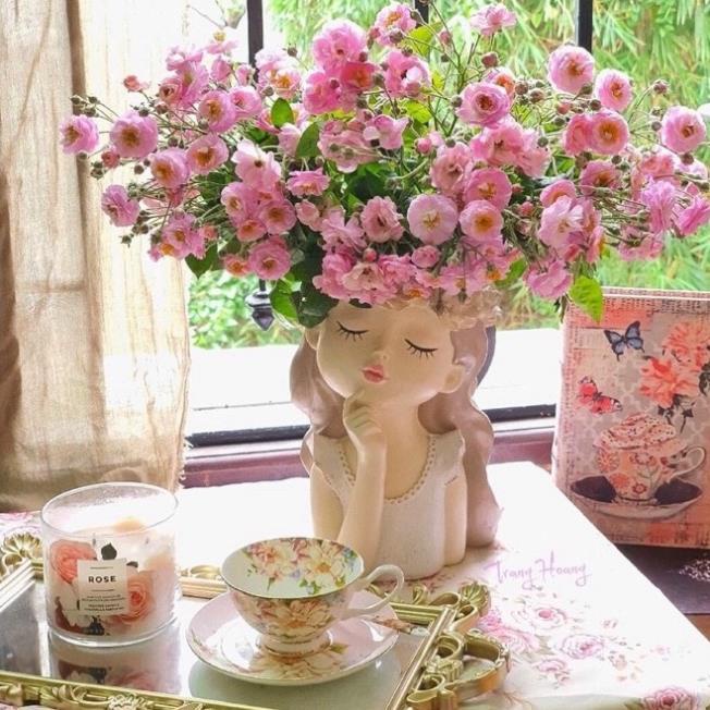 バッチャン焼き(陶器) の花瓶 女性の人物柄
