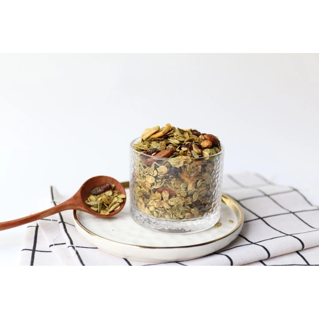 グリーンフード 抹茶グラノーラミックス (250g) - 栄養満点！手軽な健康シリアル