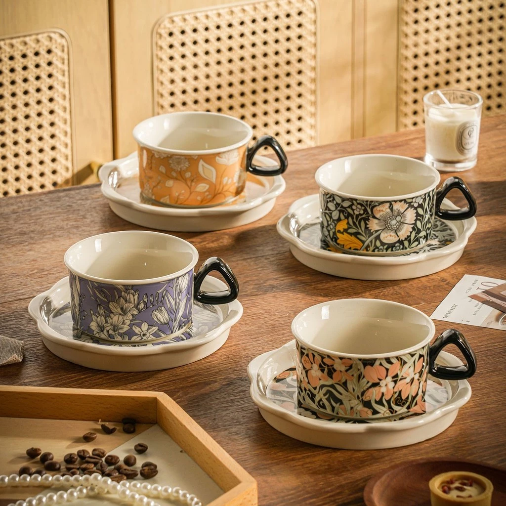 手描きライラック花柄 ボーンチャイナ カップ＆ソーサーセット | レトロ＆エレガントな家庭用ティー＆コーヒー