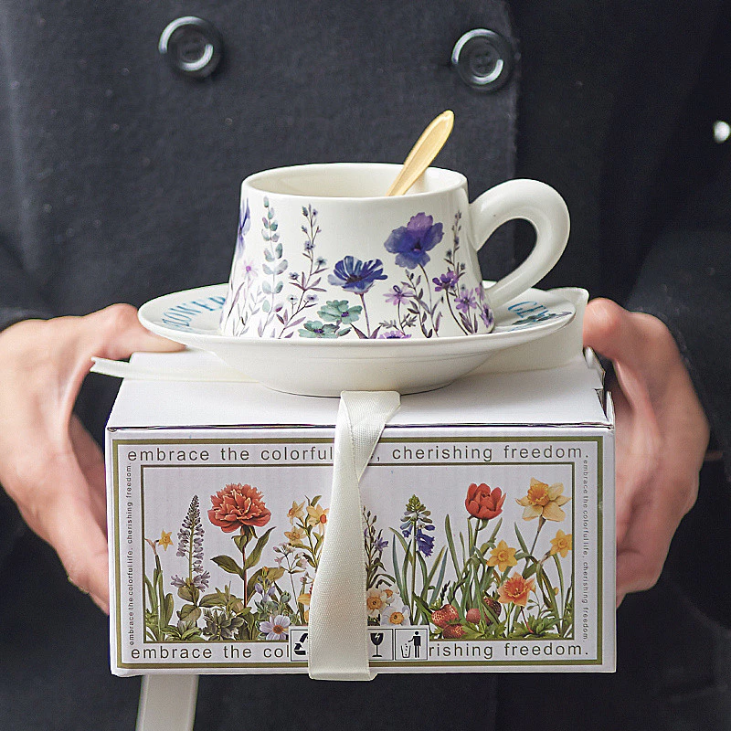 手描き素朴なカントリースタイル陶器製ティーカップ＆ソーサーセット - アフタヌーンティーギフト