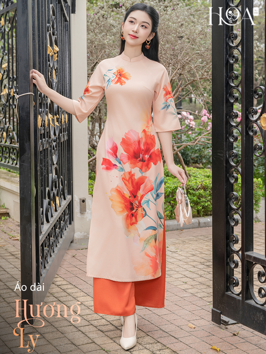 HOA Huong Ly 女性用のモダンなアオザイ セット