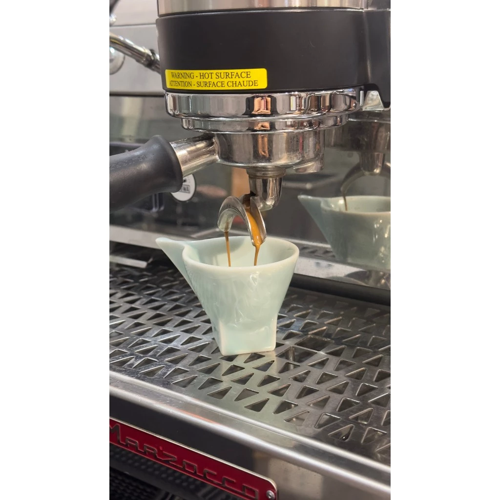 Gió Việt Coffee アラビカ THA1 コールドブリュー用挽き豆 250g (カウダット産 ウォッシュド ライトロースト 花・ブラウンシュガー)