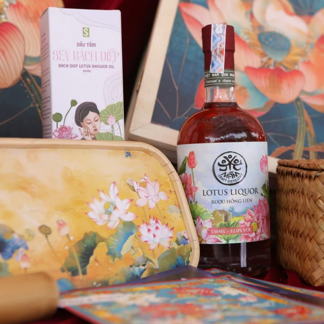 マム蒸留所製 紅蓮（ホンリエン）蓮の花リキュール 100ml - 自然発酵フルーツ＆ハーブ酒