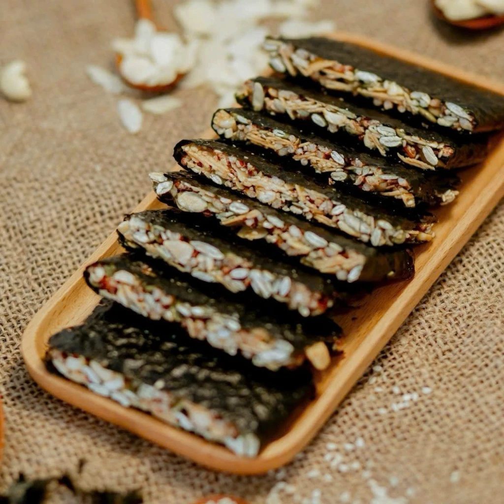 Tuệ Tâm 海苔ナッツクリスプ 栄養満点ヘルシースナック 500g - 脂質控えめ 大容量タイプ