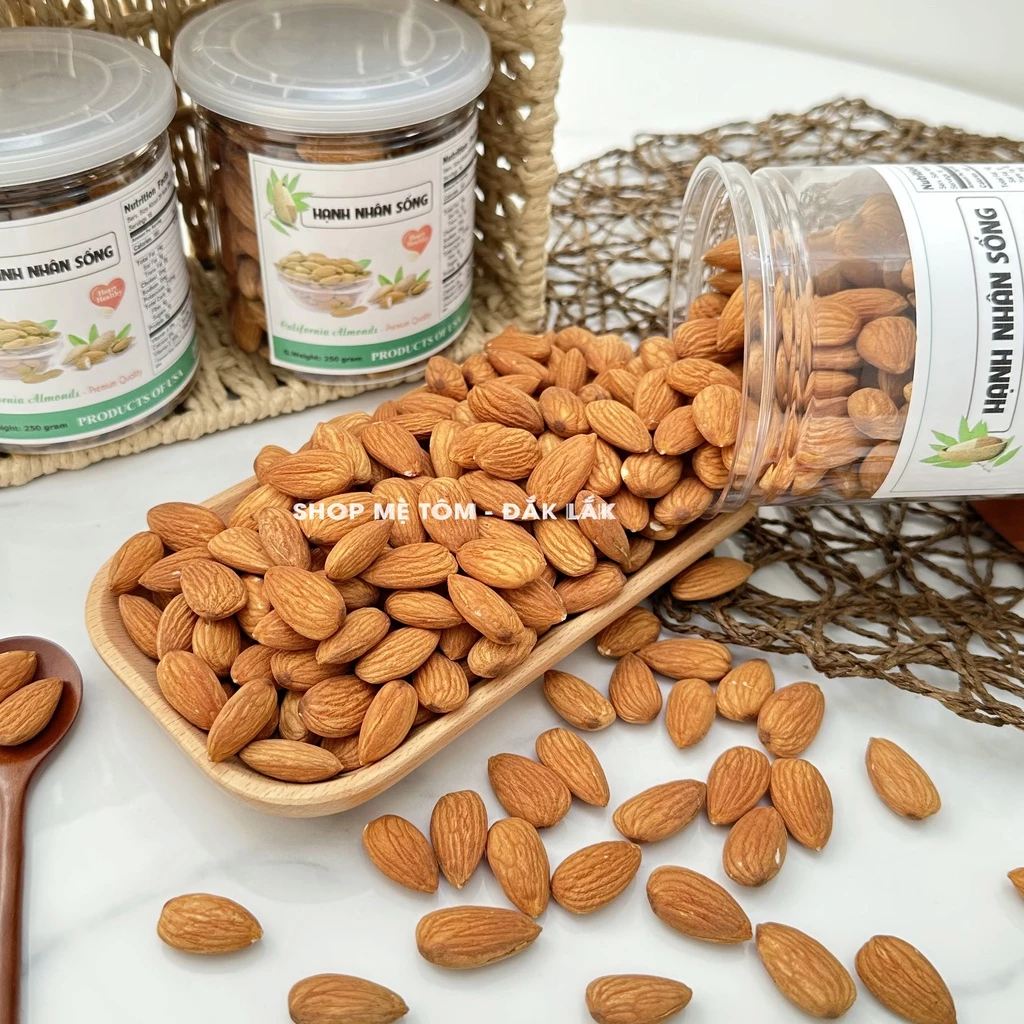 メー・トム・ショップ ローストアーモンド 500g ジップ袋 (Sấy Chín)