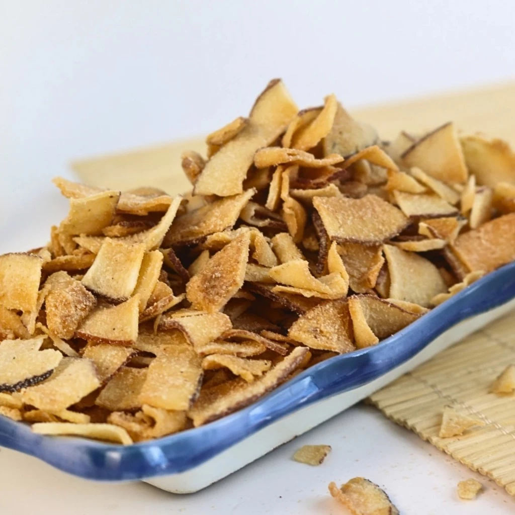 カミナ サクサクココナッツチップス 100g - 免疫力＆脳機能サポート