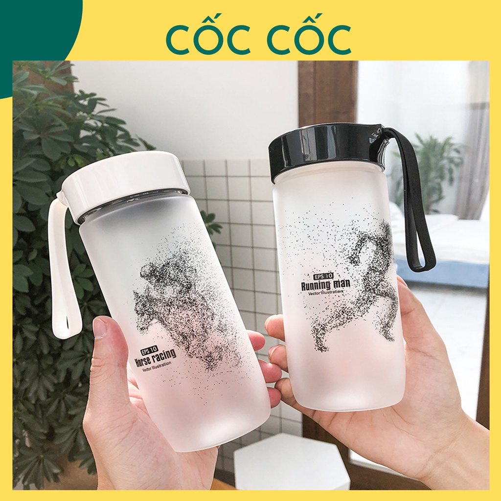 韓国のスポーツウォーターボトル、韓国スタイルの水、紅茶、コーヒー、コーヒーを添えて学校に行き、便利に働くために学校に行きます