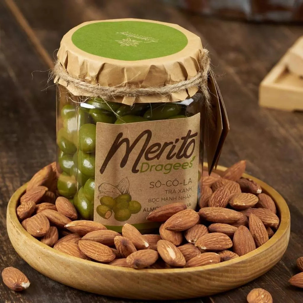 レジェンダリー 抹茶アーモンドチョコレート 180g | ティータイムを彩る大人のご褒美