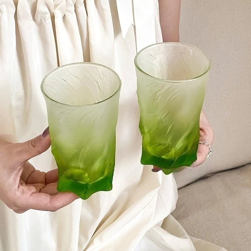 フロストグリーン・グラデーションウィスキーグラス – 高級ミニマルデザイン