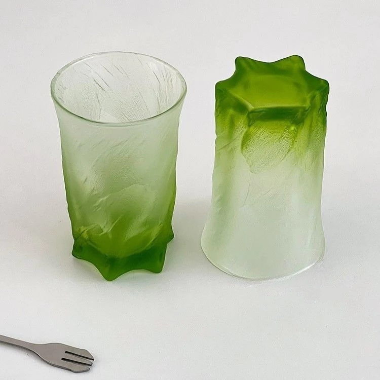 フロストグリーン・グラデーションウィスキーグラス – 高級ミニマルデザイン