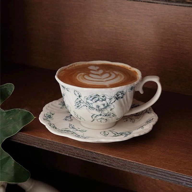 中世風 青い薔薇 浮き彫り 陶磁器 カップ＆ソーサー 250ml ラテ・アフタヌーンティー用 高級ギフト