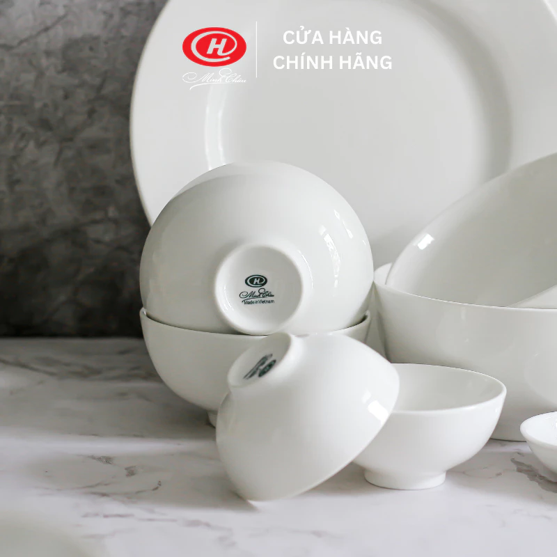 【Minh Chau】上質白磁器食器セット 16点 中サイズ (BO16CV)