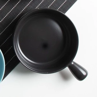 黒モダン セラミックミニフライパン風皿 ぽっちゃり取っ手付き - 食卓を彩る可愛いデザイン