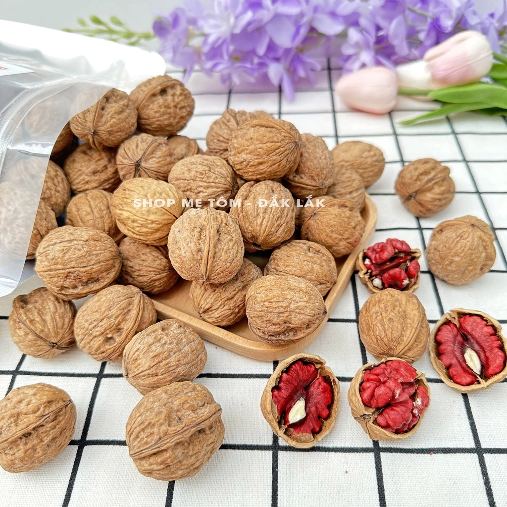 「奇跡の赤い宝石」殻付き赤くるみ 500g ジップパック