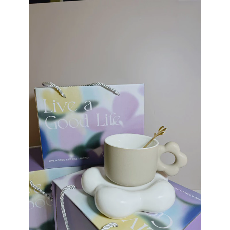 Re'gala デコール ヌードカラー セラミックマグカップ 3点セット - 高級ソーサー＆金メッキスプーン付き、上品でおしゃれなギフト