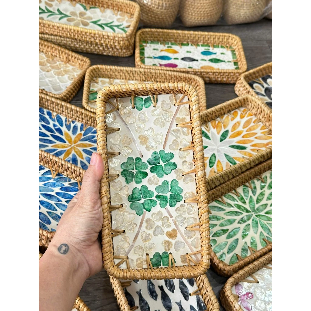 ラタン螺鈿細工トレイ 長方形 21x11x3cm 手編みマザーオブパール象嵌 自然素材 食卓装飾 キッチンインテリア 商品撮影背景用