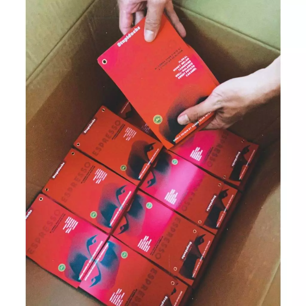 「レッドブル」SSCロースター 深煎りアラビカ スペシャルティコーヒー豆 (ホールビーン) 150g