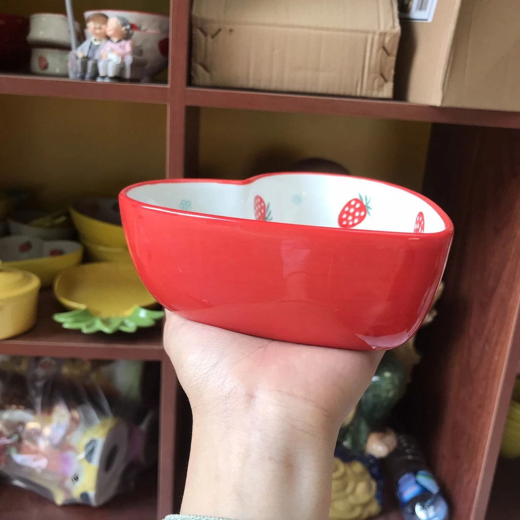 ハート型 赤い陶器ボウル - 離乳食・食事・飾り付けに！可愛くておしゃれな食器