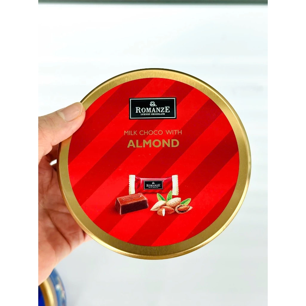 ロマンツェ レッド円形缶チョコレート 105g マレーシア産