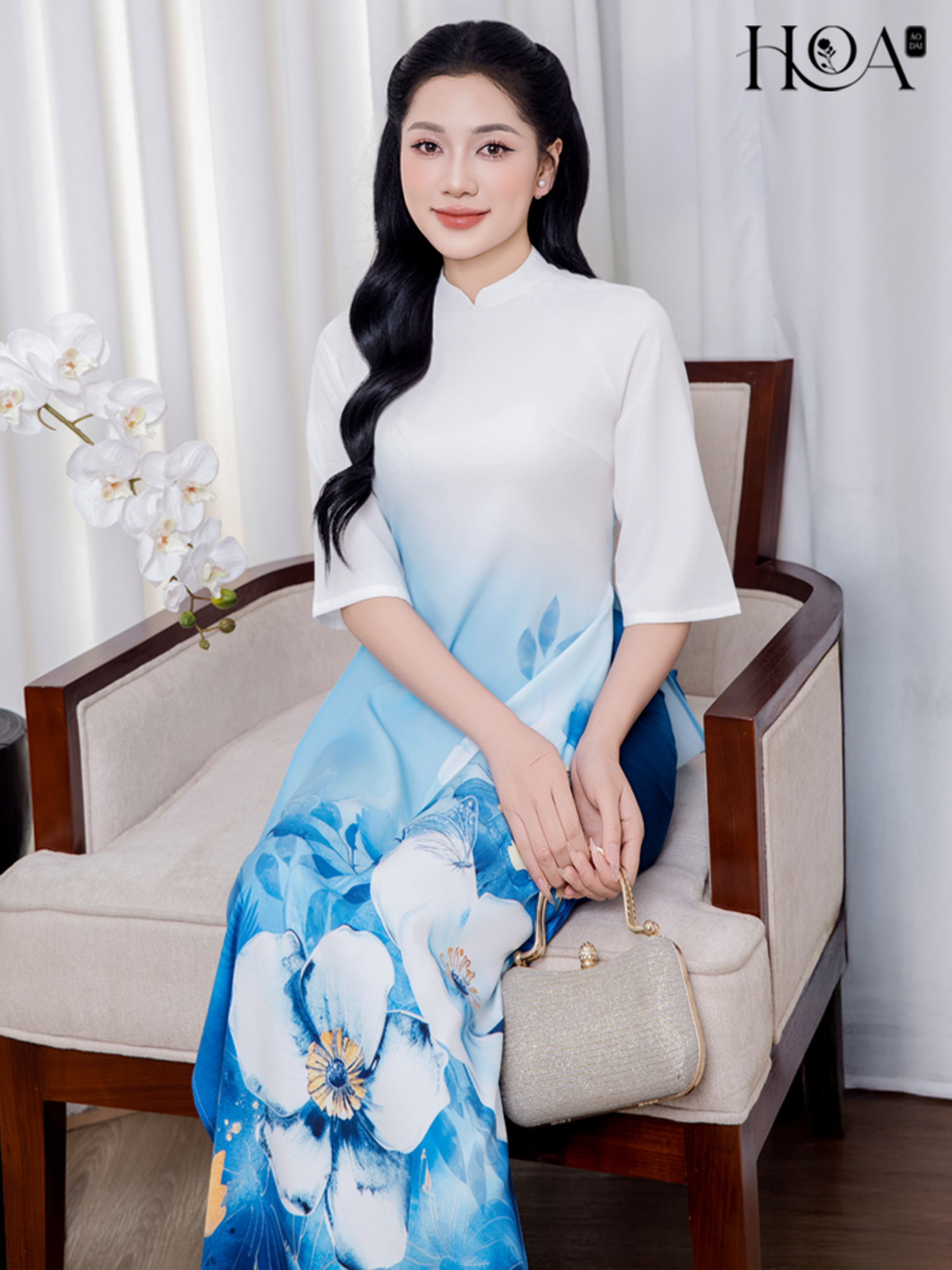 女性用のモダンなアオザイ HOA Tuong Lam 2 のセット