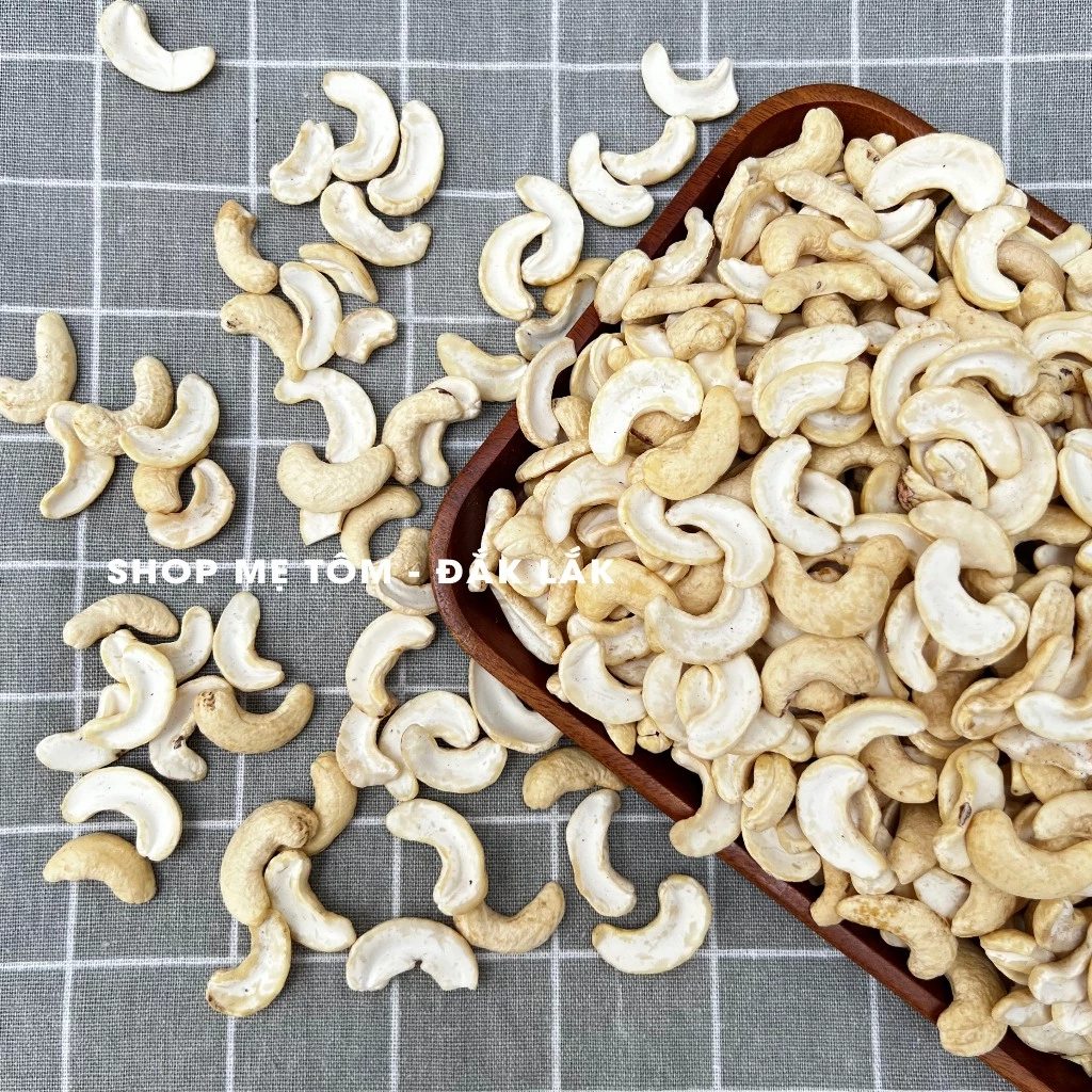 メー・トムショップ 生カシューナッツ 砕け（割れ・欠け）250g ジップ袋入り