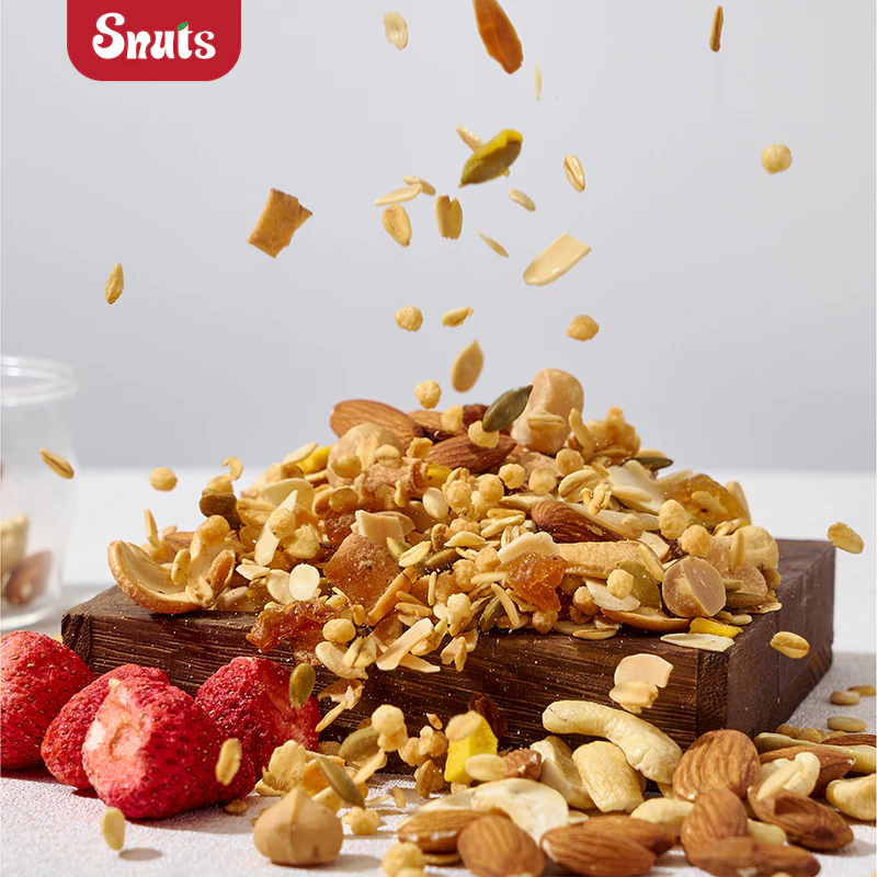 SNUTS スーパーシード＆柔らかな赤棗グラノーラ 300g | 栄養満点ヘルシースナック
