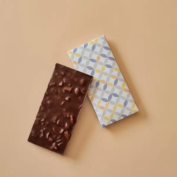 ストーンヒルココアプロダクツ カシューナッツダークチョコレート