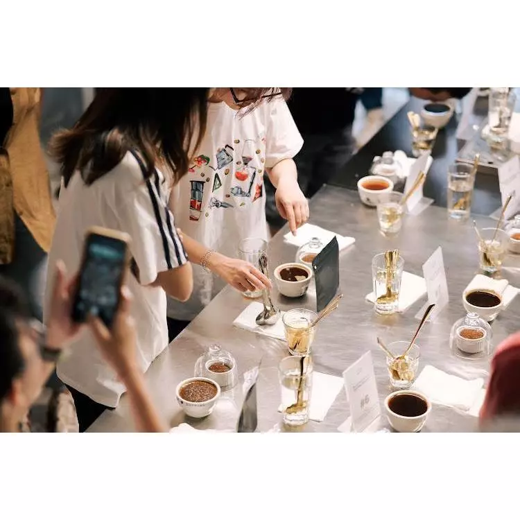 Stupiducks Specialty Coffee：インディゴフレイヤ バニラ＆ウイスキー（フライデー）フレーバー スペシャルティコーヒー挽き豆 100g | ベトナム式Phinフィルター用