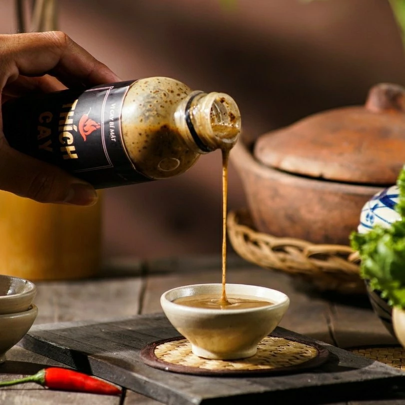 ベトナム特製！香ばしい葉っぱとピリ辛胡椒のつけだれ「ティッチカイ」250ml\n自家製秘伝の味\n揚げ物・焼き物・茹で物に