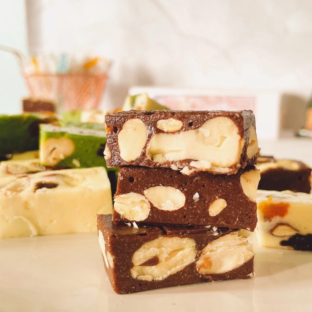 トミケリー 低糖質チョコレートヌガー (幸福キャンディ) 200g - ヘルシーで幸せな味わい