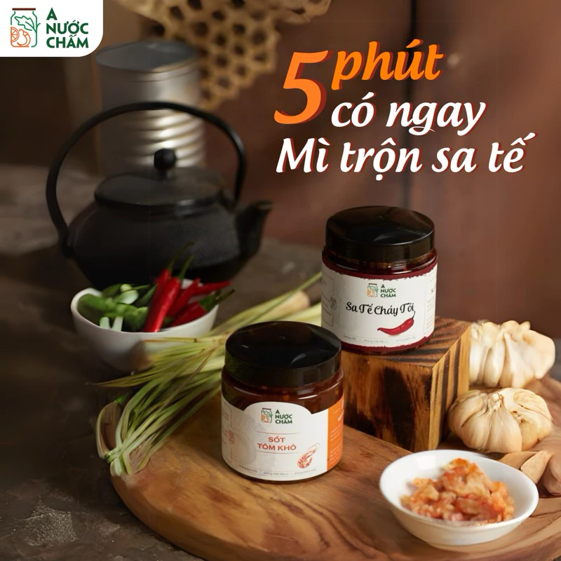 ベトナム万能調味料4種セット：海老チリソース、ガーリックチリオイル、青唐辛子ライム塩、赤唐辛子バーベキュー塩