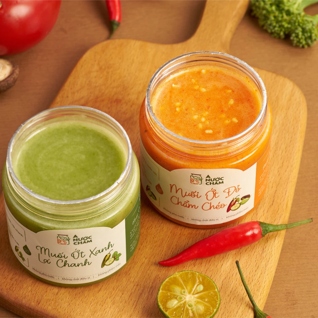 ベトナム万能調味料4種セット：海老チリソース、ガーリックチリオイル、青唐辛子ライム塩、赤唐辛子バーベキュー塩