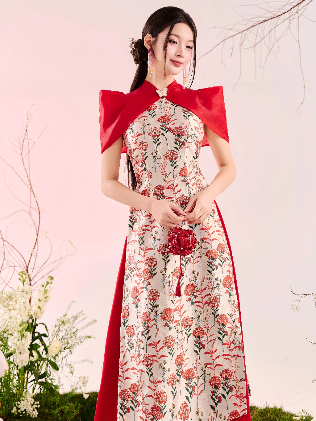 【YOONA】テト（旧正月）向け 花柄キラキラ錦織アオザイ＆ユニークジャケットセット ND25B605