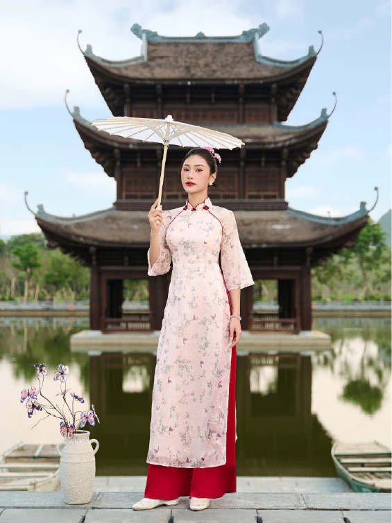YOONA テト旧正月アオザイセット - 真珠光沢シルク 3D刺繍 花柄 優雅な女性らしさ ND26B6